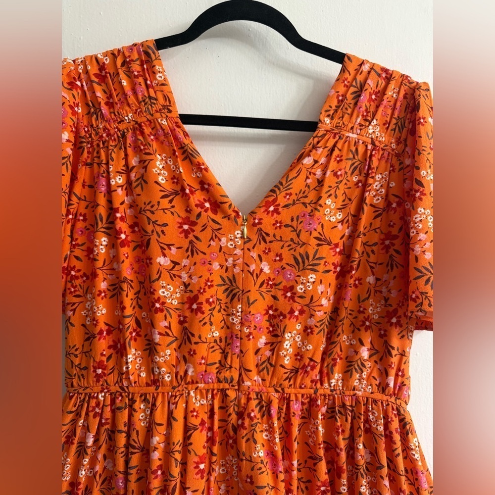 Draper James Apricot Orange Pansy Floral
NWT
Margo Flutter Sleeve Midi Dress 8 - Picture 9 of 9